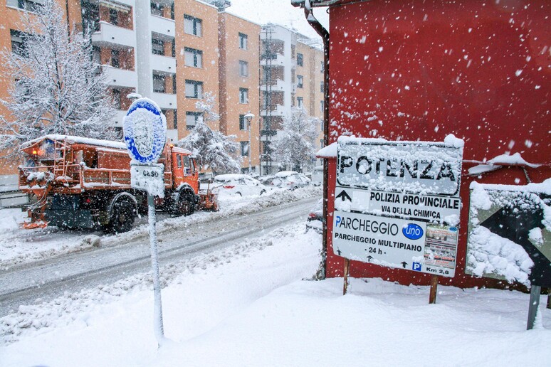 - RIPRODUZIONE RISERVATA