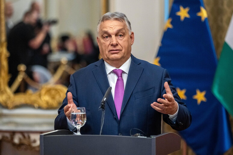 Orban: "Ok alle sanzioni europee, ma Kiev riprenda forniture gas russo" © ANSA/EPA