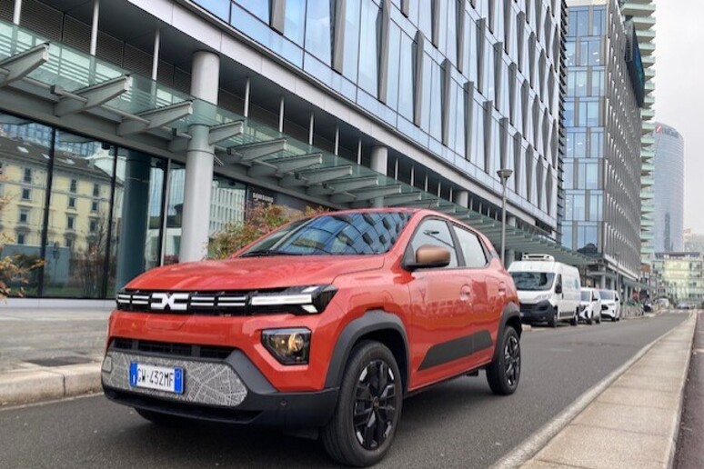 Nuova Dacia Spring cambia tutto e la città è casa sua - RIPRODUZIONE RISERVATA