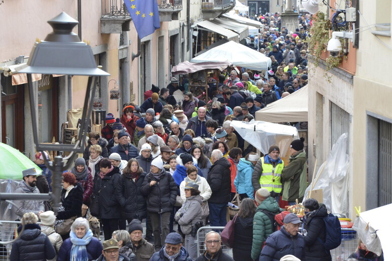 - RIPRODUZIONE RISERVATA