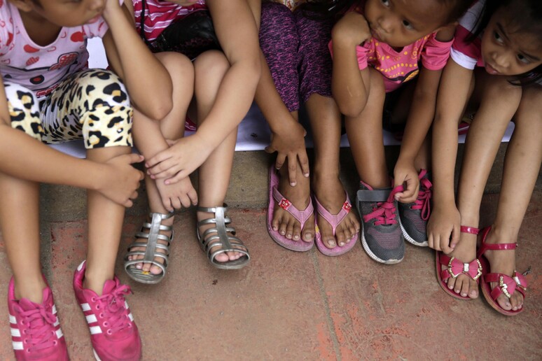 Un gruppo di bambini © ANSA/EPA